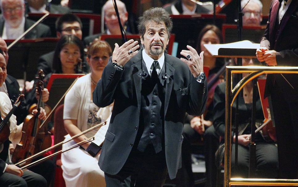 Al Pacino per un giorno  direttore della Philadelphia orchestra per il 158esimo anniversario dell&#39;Academy of Music Concert and Ball. (Olycom)